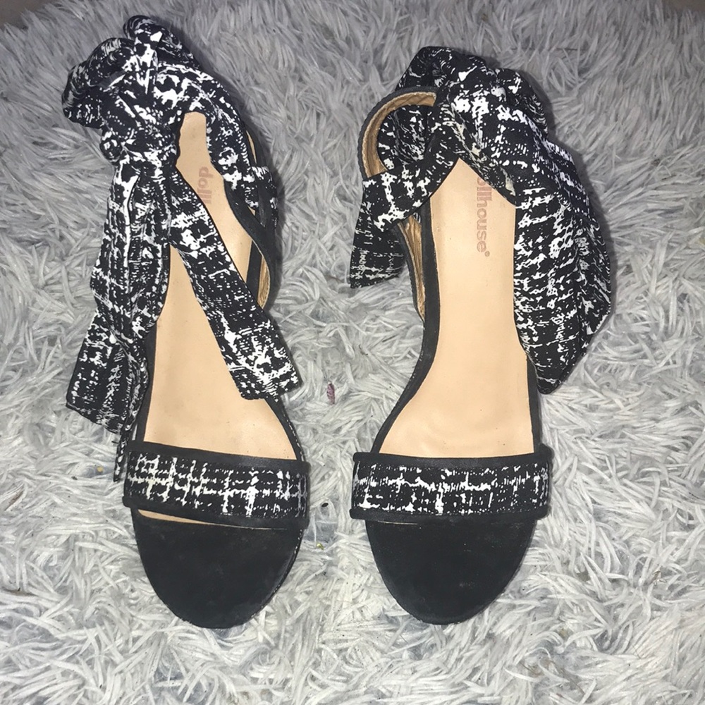 Dollhouse black wedges size 7.5